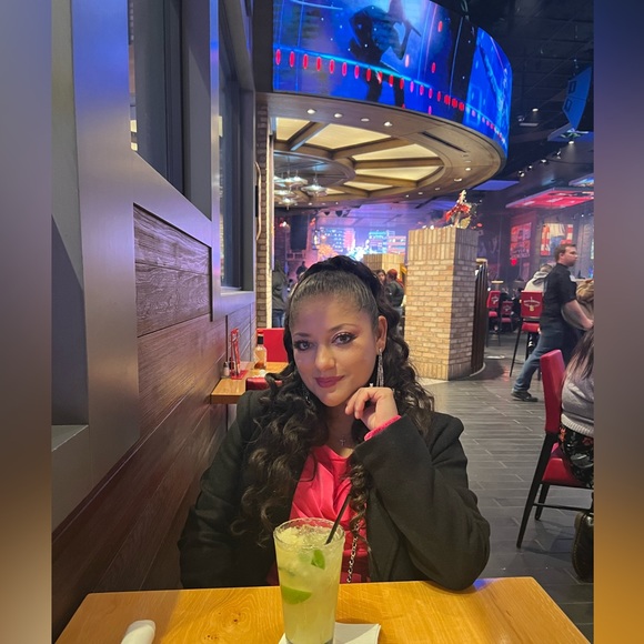 Meet your Posher, Sarah - Picture 6 of 17